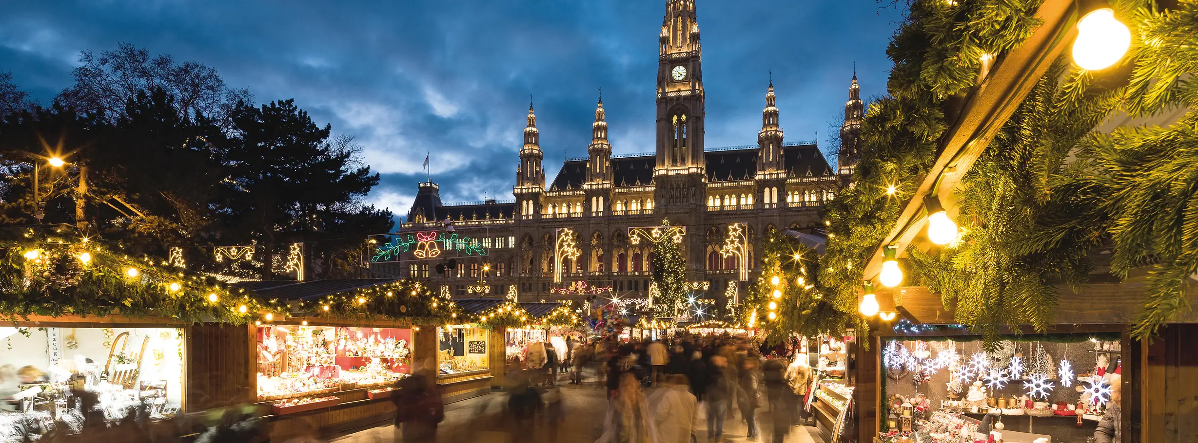 50504 wiener weihnachtstraum auf dem rathausplatz abends beleuchtung